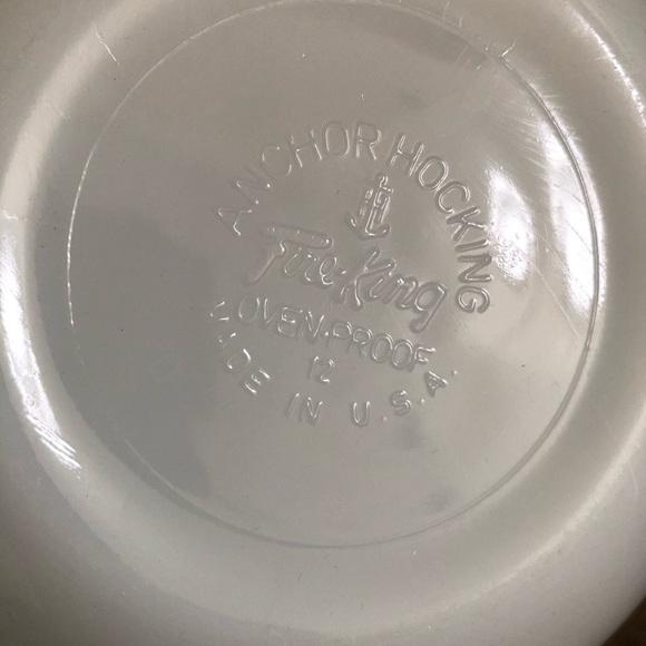 Vintage Fire King mixing bowl - Picture 3 of 7